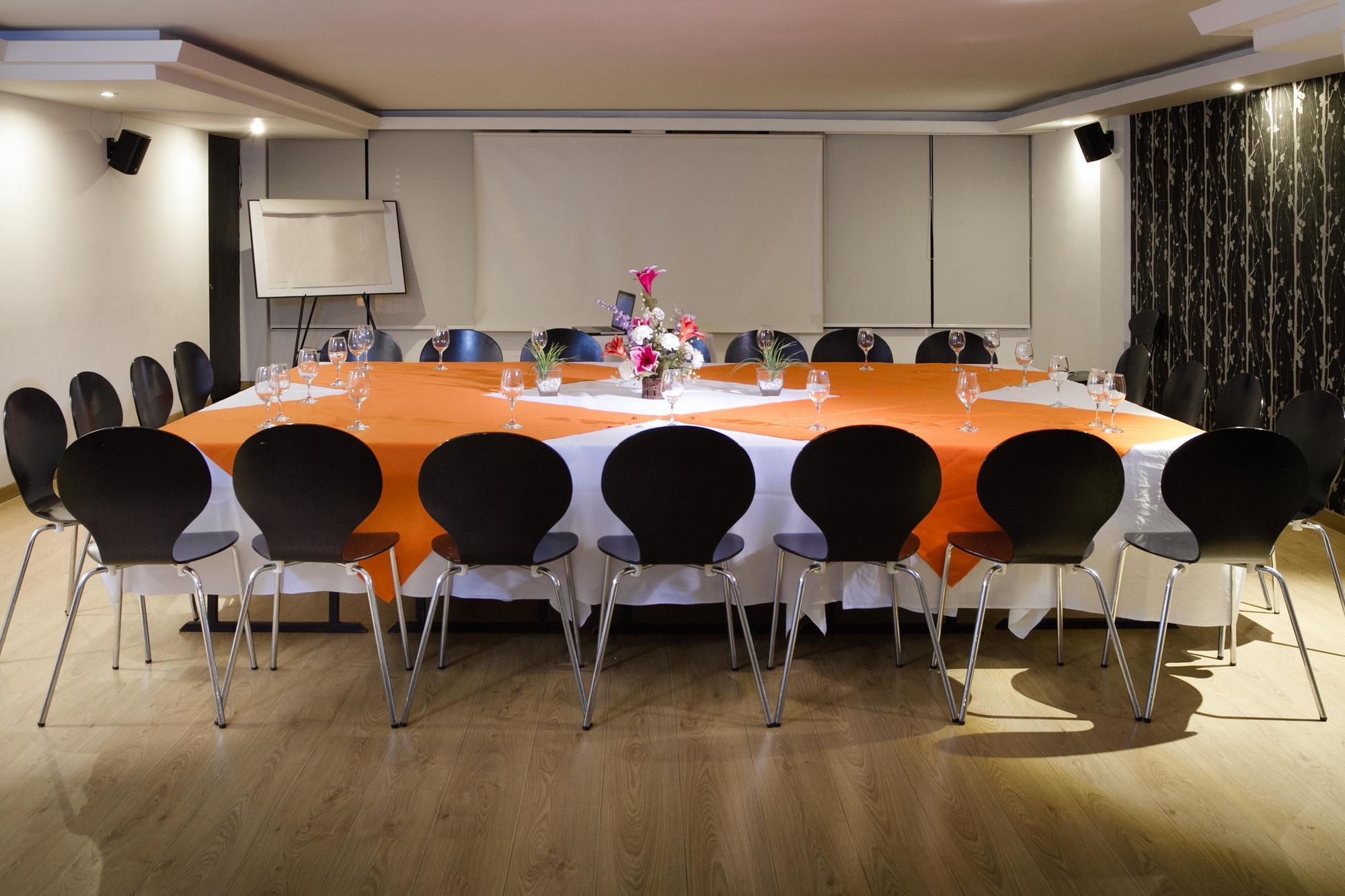Hotel L'Etoile Javeriana Bogotá Zewnętrze zdjęcie