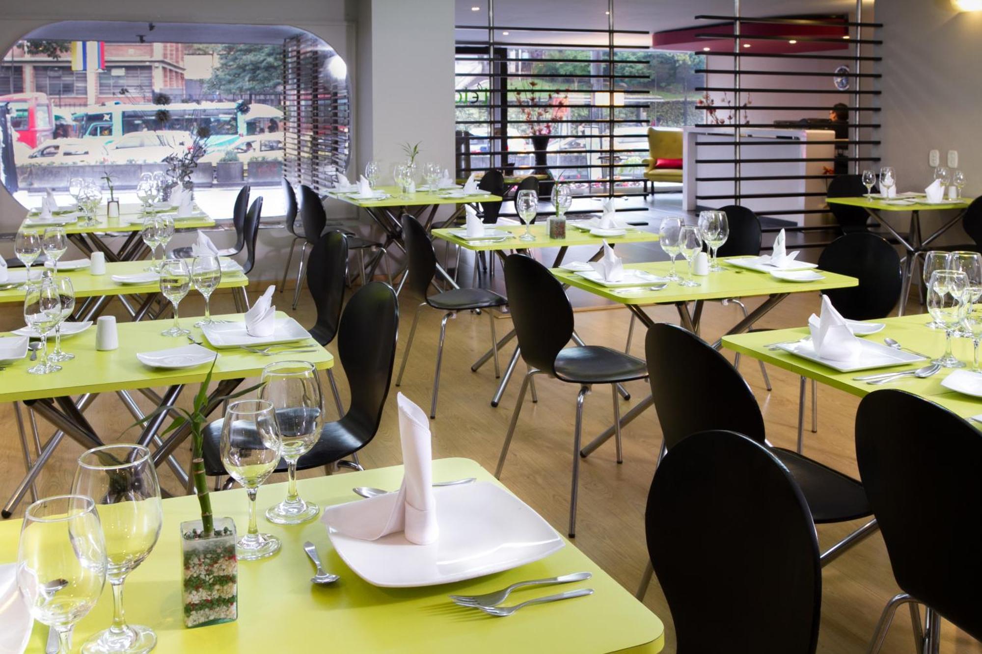 Hotel L'Etoile Javeriana Bogotá Zewnętrze zdjęcie