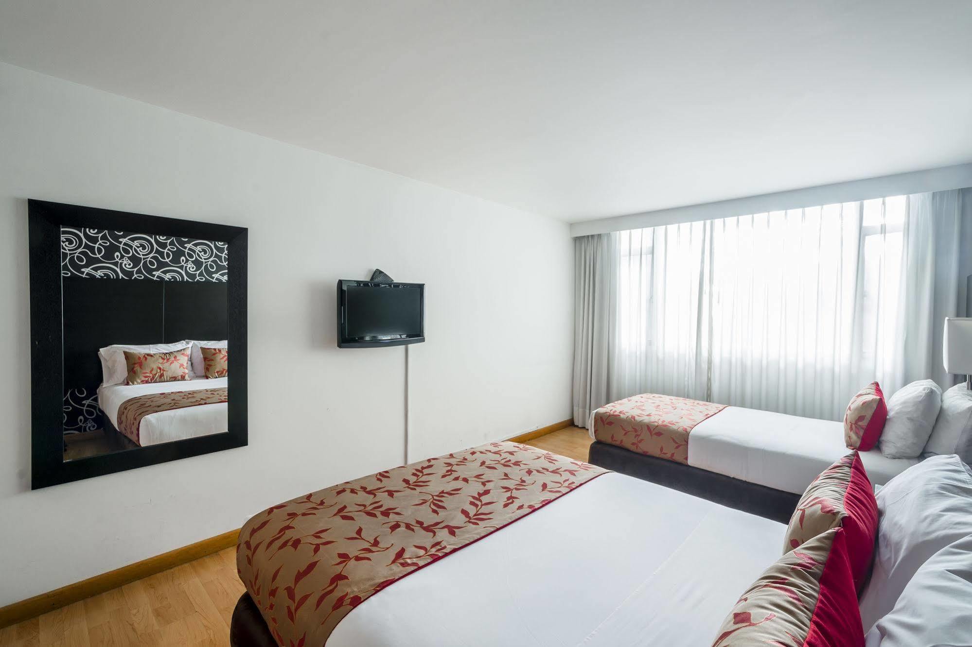 Hotel L'Etoile Javeriana Bogotá Zewnętrze zdjęcie