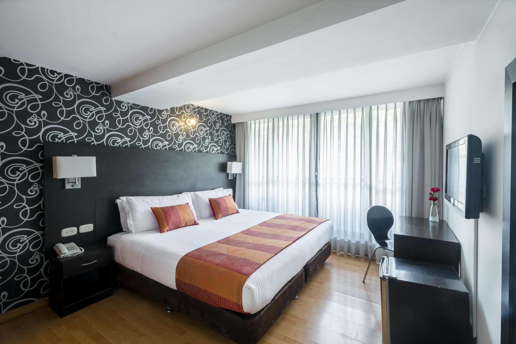 Hotel L'Etoile Javeriana Bogotá Zewnętrze zdjęcie